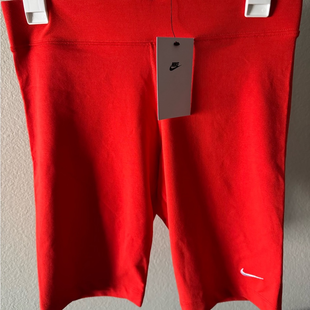 NWT Nike women’s bike shorts size Medium
